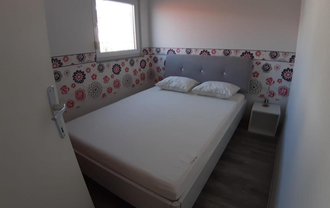 Apartment Tonko Vir Eksteriør bilde